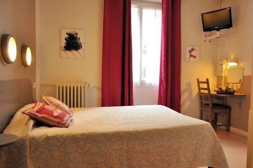 Imagen de la habitación del Hotel Lux, Grenoble. Foto 10