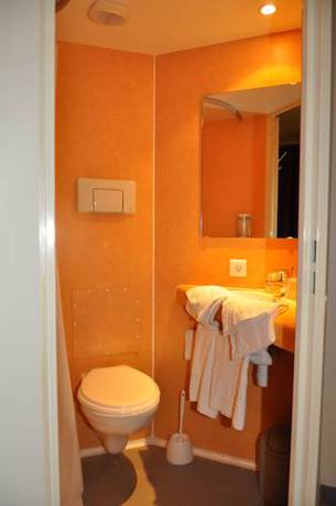 Imagen de la habitación del Hotel Lux, Grenoble. Foto 13