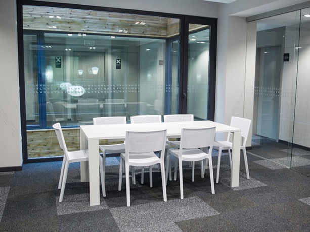 Imagen de los interiores del Hotel Lux Santiago. Foto 5