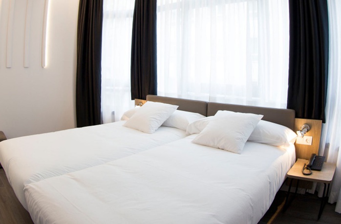 Imagen de la habitación del Hotel Lux Santiago. Foto 3