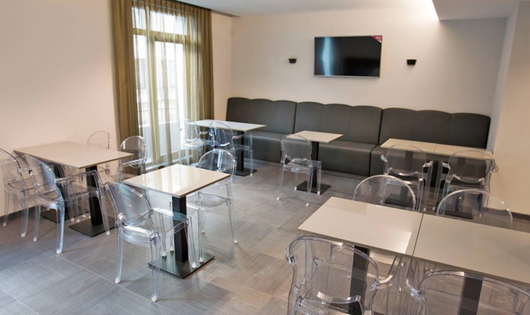 Imagen de los interiores del Hotel Lux Santiago. Foto 7