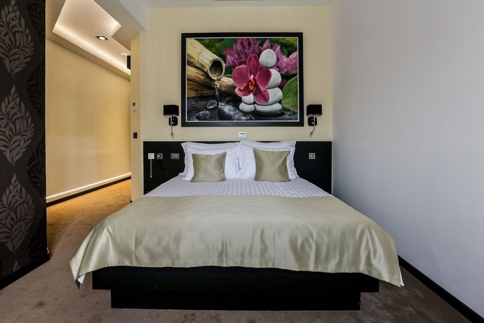 Imagen de la habitación del Hotel Lux and Spa Zen. Foto 17