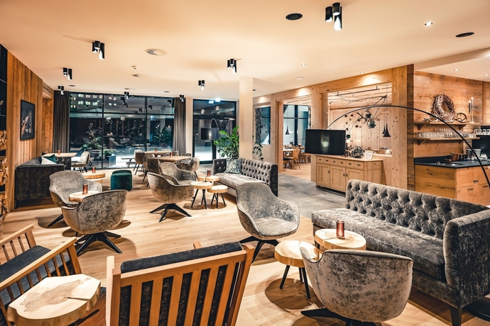 Imagen del bar/restaurante del Hotel Lux-Alp Chalet. Foto 3