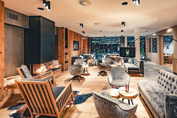 Imagen del bar/restaurante del Hotel Lux-Alp Chalet. Foto 4