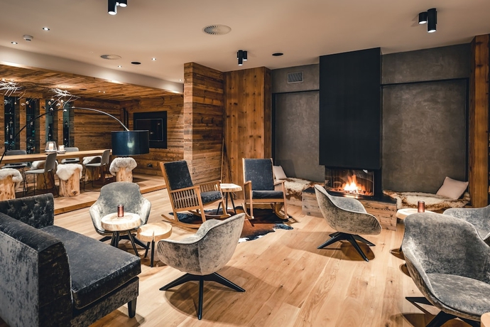 Imagen del bar/restaurante del Hotel Lux-Alp Chalet. Foto 5