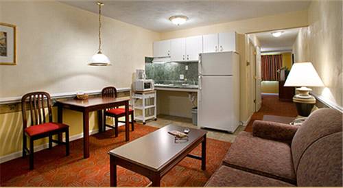 Imagen de la habitación del Hotel Luxbury Inn and Suites. Foto 7