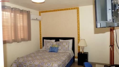 Imagen de la habitación del Hotel Luxe Confort. Foto 2
