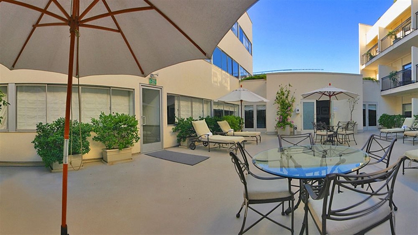 Imagen de los exteriores del Hotel Luxe Rodeo Drive. Foto 7