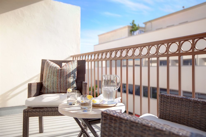 Imagen de la habitación del Hotel Luxe Rodeo Drive. Foto 6