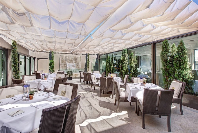 Imagen del bar/restaurante del Hotel Luxe Sunset Boulevard. Foto 2