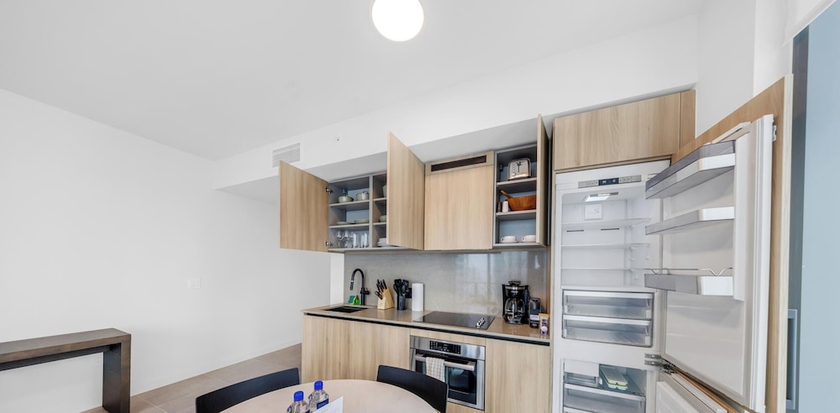 Imagen de la habitación del Hotel Luxe and Chic 1-BR - Balcony and Sea View. Foto 4
