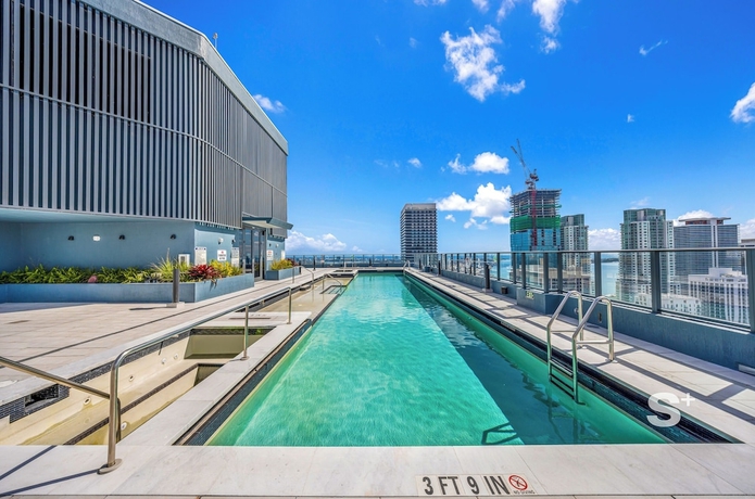 Imagen de la piscina del Hotel Luxe and Chic 1-BR - Balcony and Sea View. Foto 15
