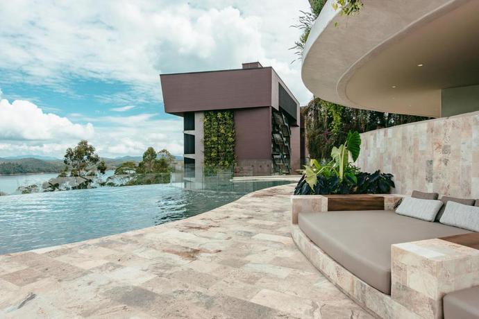 Imagen general del Hotel Luxé By The Charlee. Foto 11