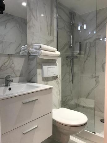 Imagen de la habitación del Hotel Luxelthe. Foto 8