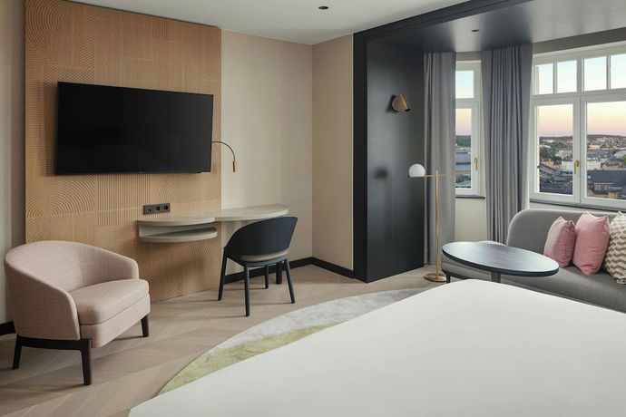 Imagen de la habitación del Hotel Luxembourg Marriott Alfa. Foto 3
