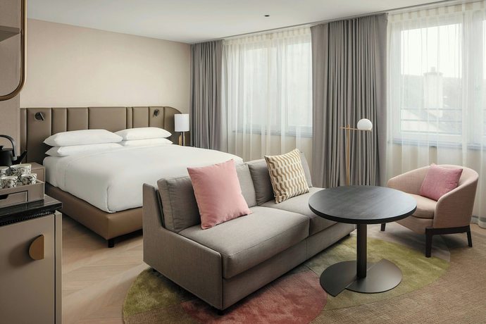 Imagen de la habitación del Hotel Luxembourg Marriott Alfa. Foto 6