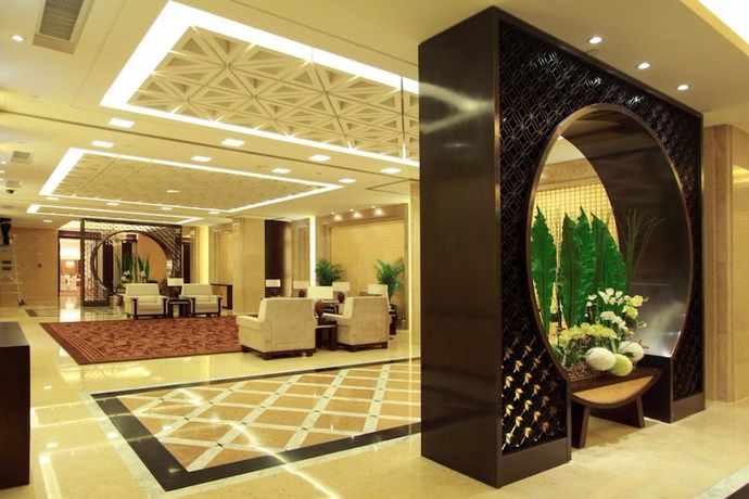 Imagen de los interiores del Hotel Luxemon Xinjiang Yindu. Foto 14