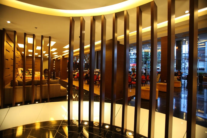 Imagen de los interiores del Hotel Luxent. Foto 14