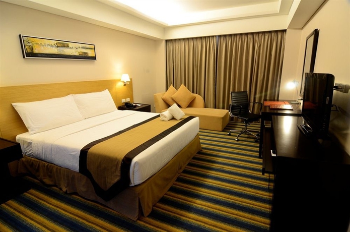Imagen de la habitación del Hotel Luxent. Foto 8