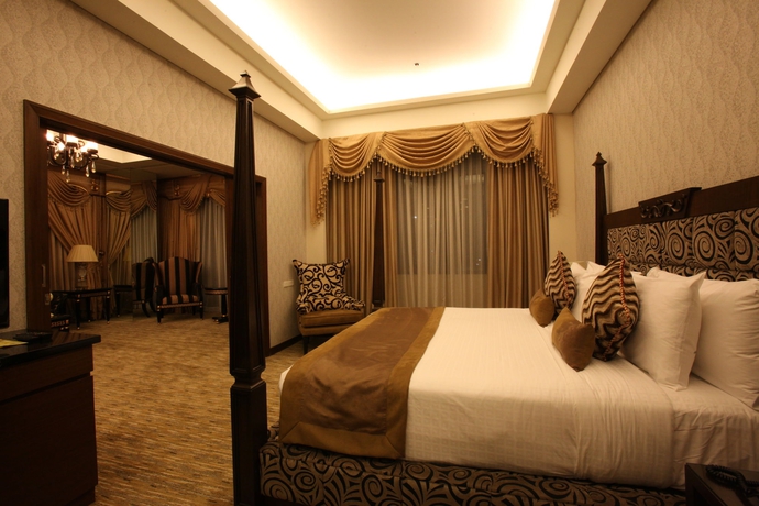 Imagen de la habitación del Hotel Luxent. Foto 10