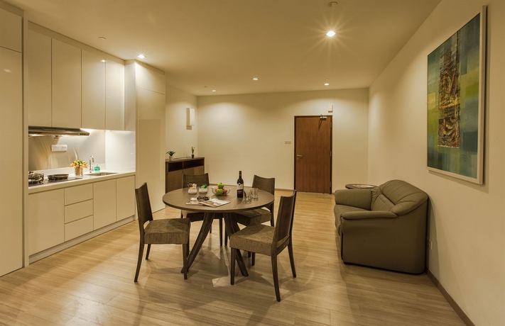 Imagen de los interiores del Hotel Luxfort 118 Service Suites. Foto 11