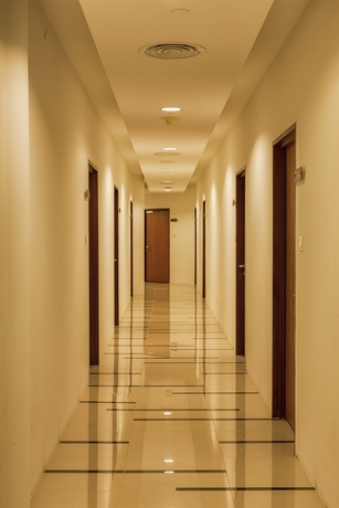 Imagen de los interiores del Hotel Luxfort 118 Service Suites. Foto 13