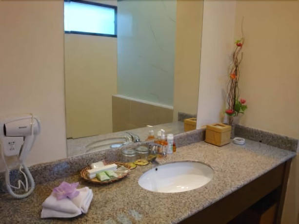 Imagen de la habitación del Hotel Luxio Sorong. Foto 3