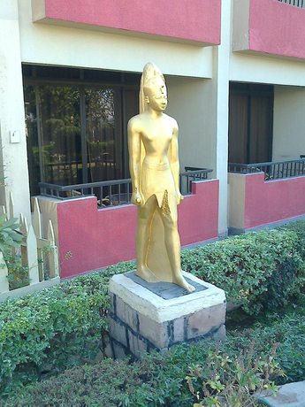 Imagen general del Hotel Luxor Armed Forces. Foto 1