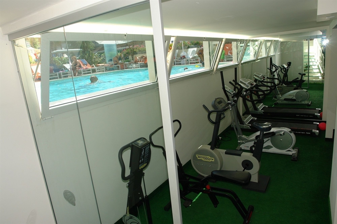 Imagen de los interiores del Hotel Luxor Beach. Foto 8