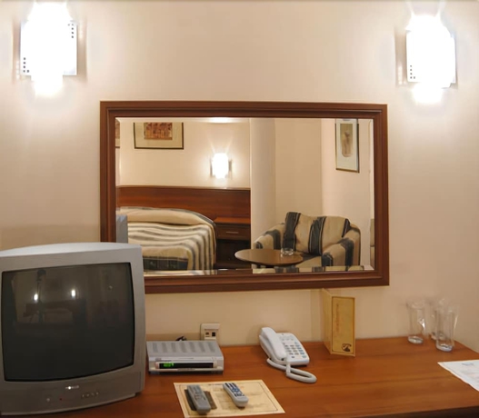 Imagen de la habitación del Hotel Luxor, Burgas Ciudad. Foto 5