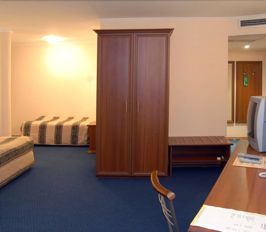 Imagen de la habitación del Hotel Luxor, Burgas Ciudad. Foto 7