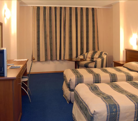 Imagen de la habitación del Hotel Luxor, Burgas Ciudad. Foto 8