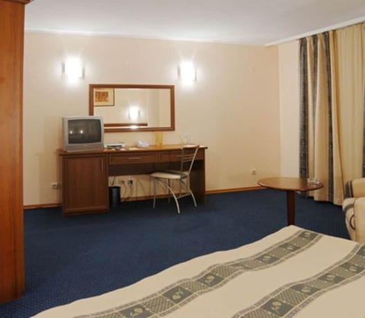 Imagen de la habitación del Hotel Luxor, Burgas Ciudad. Foto 11