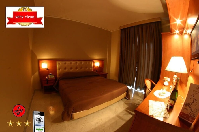 Imagen de la habitación del Hotel Luxor, POMPEYA. Foto 2