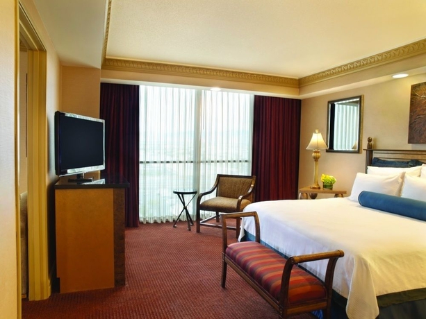 Imagen de la habitación del Hotel Luxor & Casino. Foto 10
