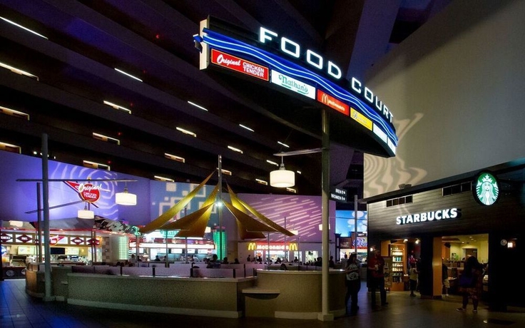 Imagen del bar/restaurante del Hotel Luxor & Casino. Foto 9