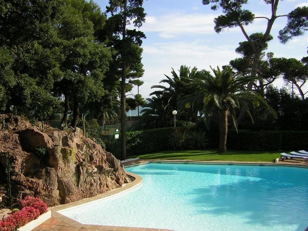 Imagen general del Hotel Luxotel Cannes. Foto 2