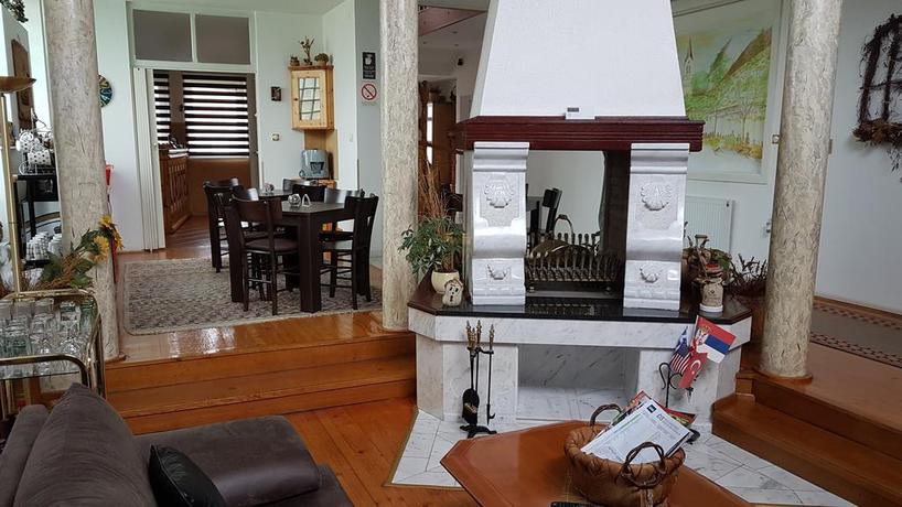 Imagen de los interiores del Hotel Luxotel. Foto 14