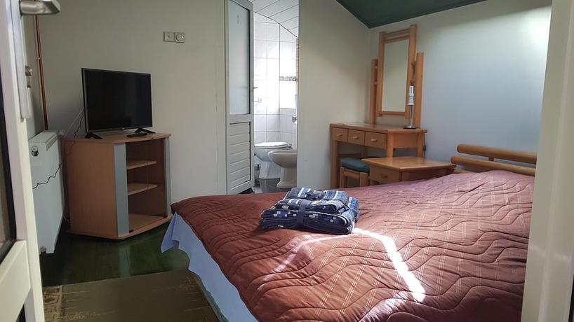 Imagen de la habitación del Hotel Luxotel. Foto 10