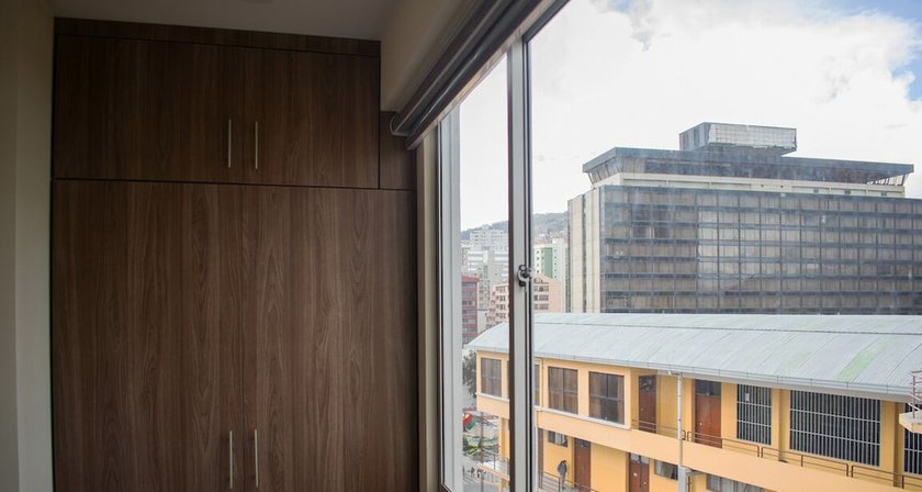 Imagen de la habitación del Hotel Luxstone Executive Suites. Foto 5