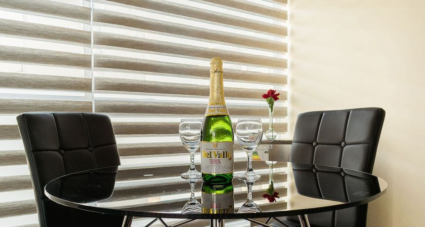 Imagen general del Hotel Luxstone Executive Suites. Foto 1