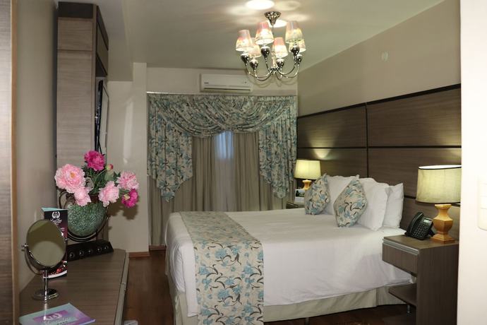 Imagen de la habitación del Hotel Luxsur. Foto 10