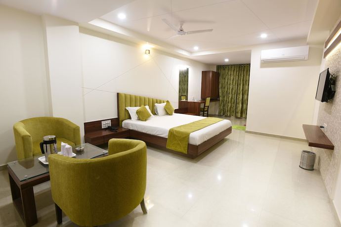 Imagen de la habitación del Hotel Luxura, Anand. Foto 6