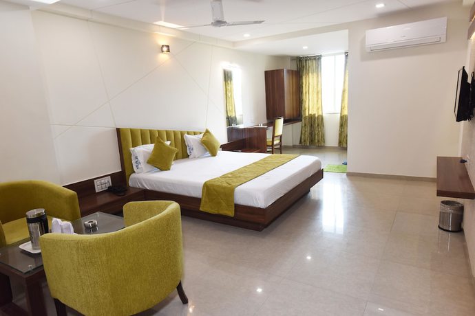 Imagen de la habitación del Hotel Luxura, Anand. Foto 16