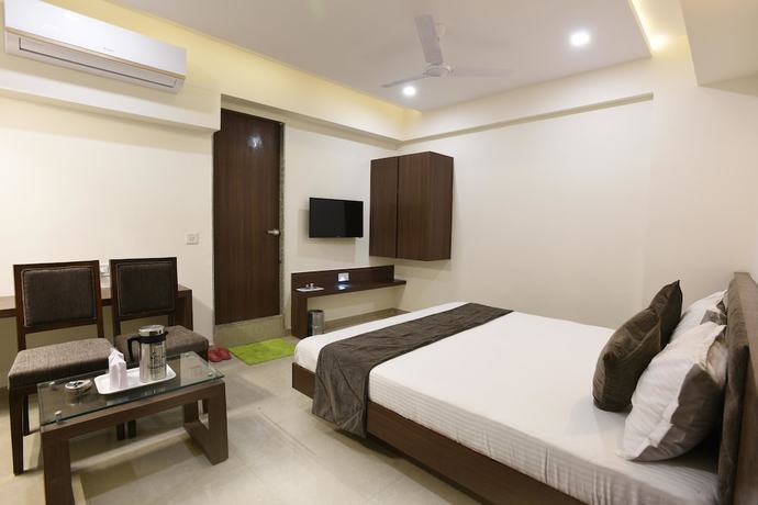 Imagen de la habitación del Hotel Luxura, Anand. Foto 17