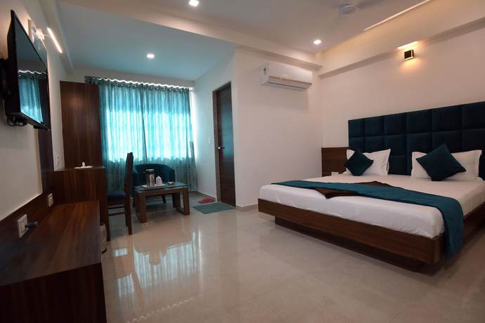 Imagen de la habitación del Hotel Luxura, Anand. Foto 18