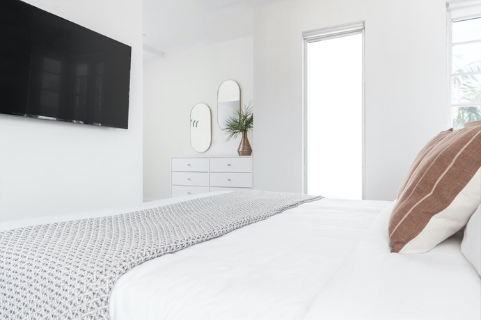 Imagen de la habitación del Hotel Luxuri Suites. Foto 6