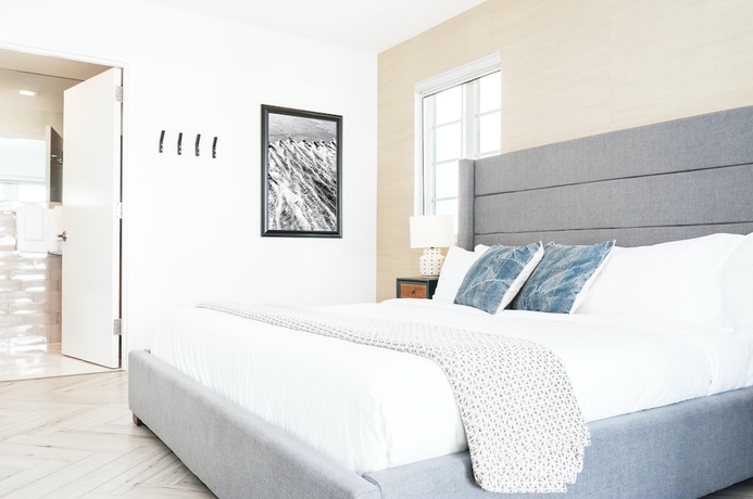 Imagen de la habitación del Hotel Luxuri Suites. Foto 17