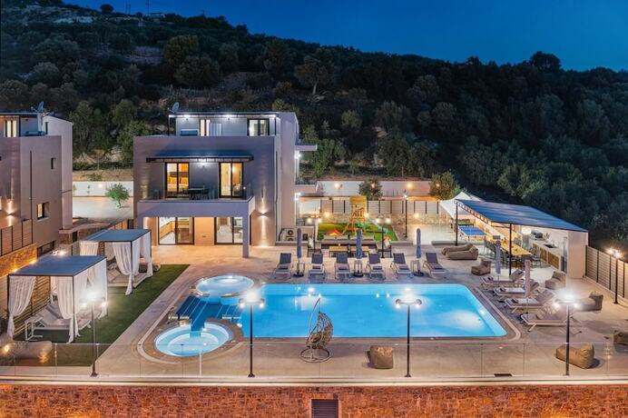 Imagen de la habitación del Hotel Luxurious Villa Mare - With 150m Pool. Foto 19
