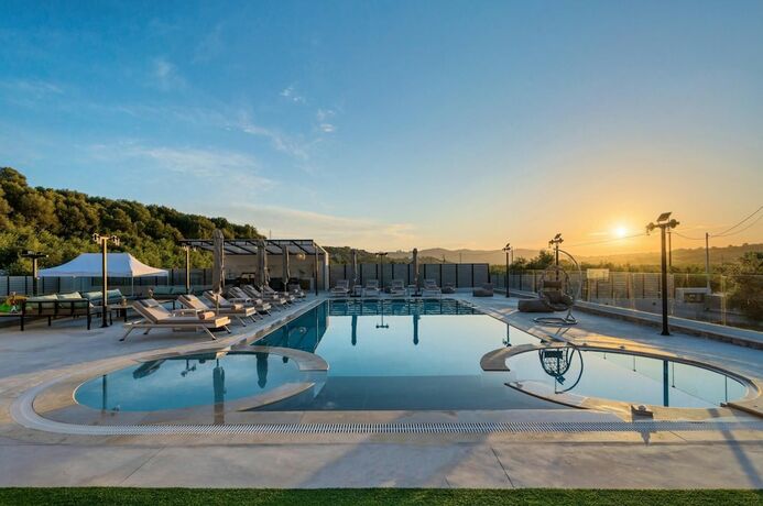 Imagen general del Hotel Luxurious Villa Mare - With 150m Pool. Foto 2